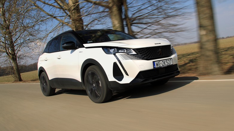 PEUGEOT 3008 HYBRID4 300 e-EAT8