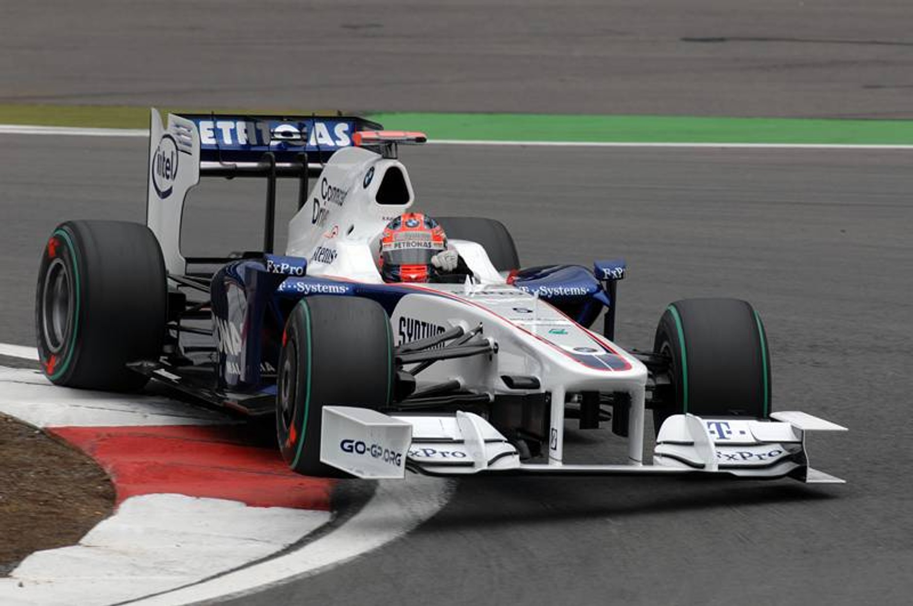 Grand Prix Niemiec 2009: rozpędzony Red Bull Racing dogania Brawn GP (fotogaleria)