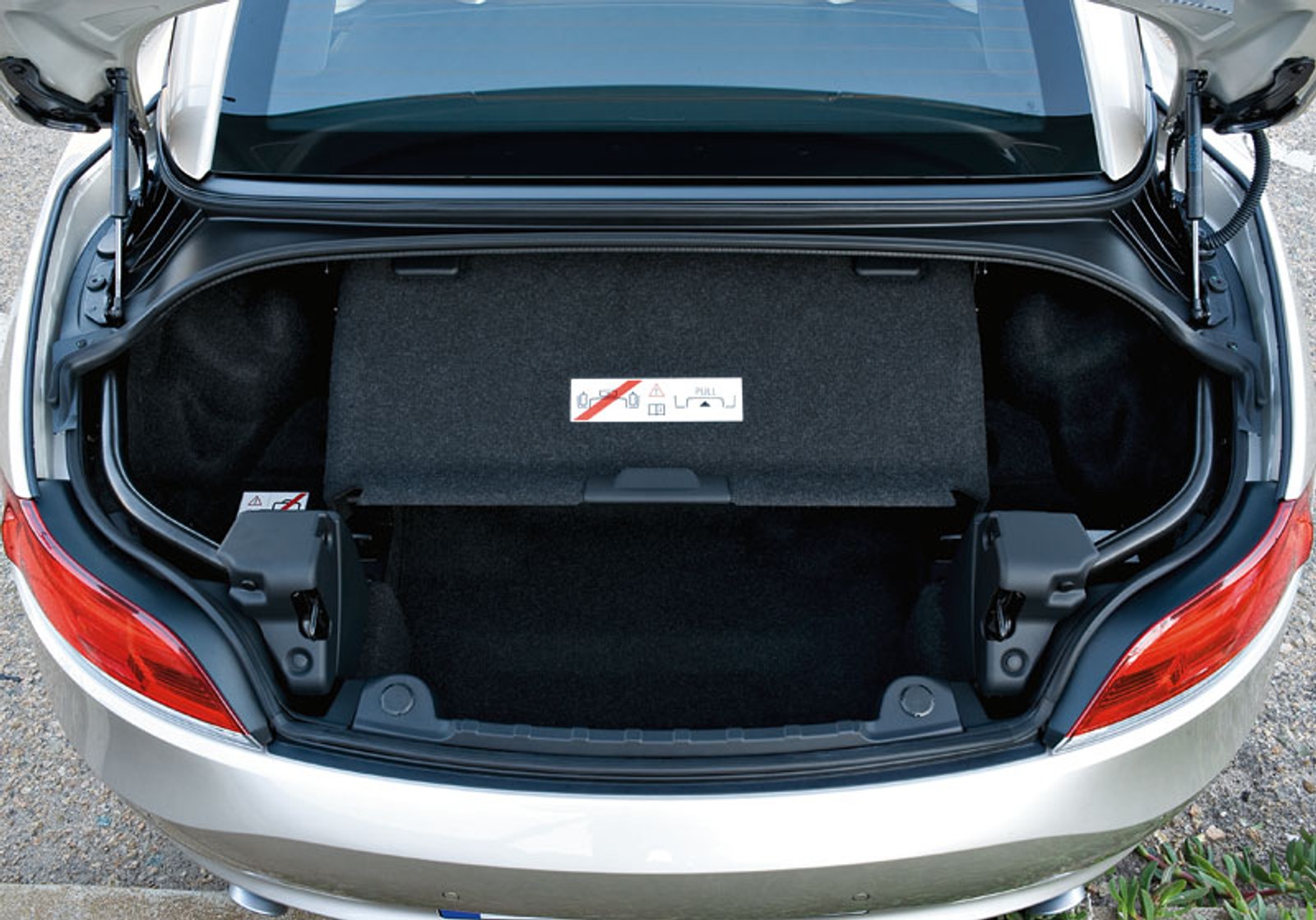 BMW: nowy Z4 Roadster wylądował w Warszawie (cena w Polsce)