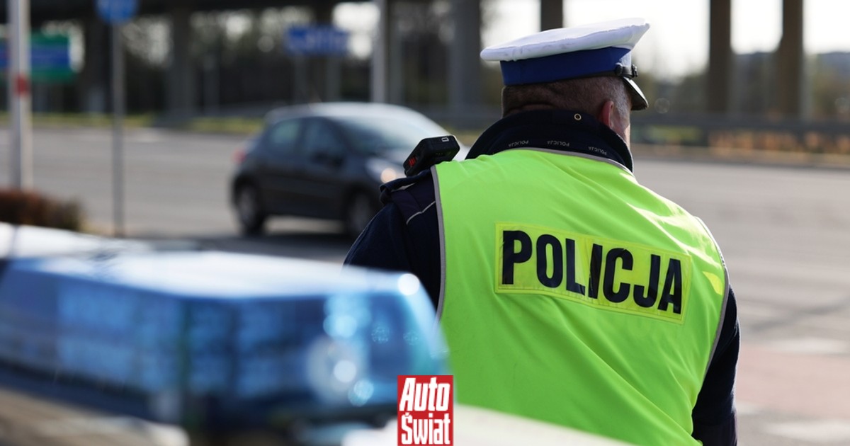 Policjanci już stoją i wypatrują. Ostatni dzień wielkiej akcji. Na celowniku konkretna grupa