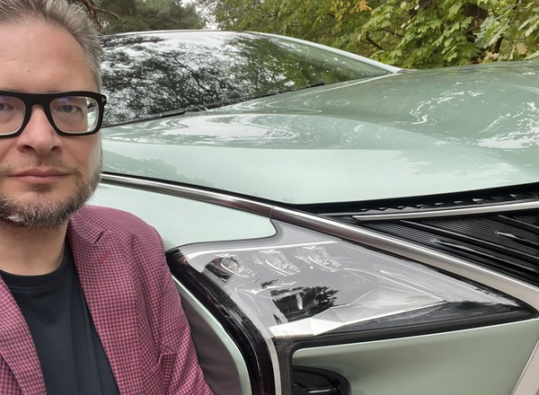 Jeździłem 7-miejscowym chińskim spalinowym minivanem za 149,9 tys. zł. Oniemiałem na widok wnętrza