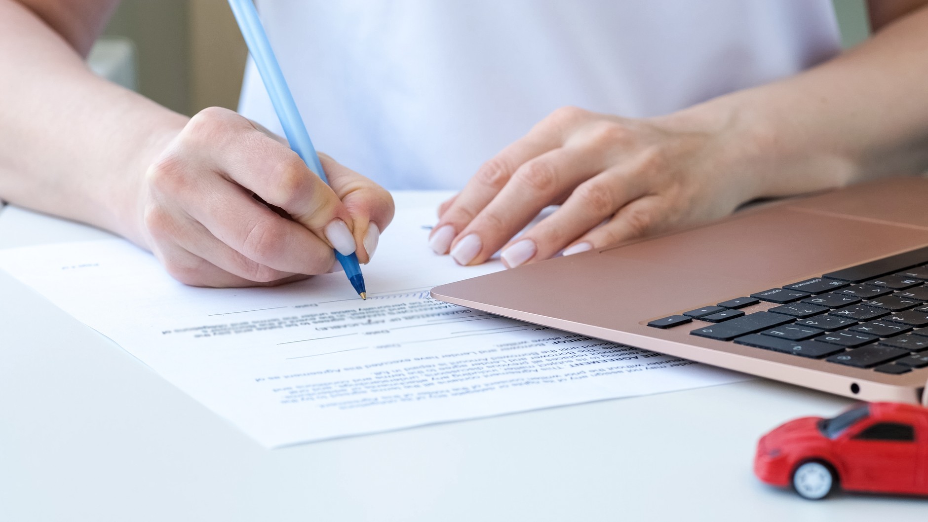 Uważnie czytajmy umowy i regulaminy, które podpisujemy