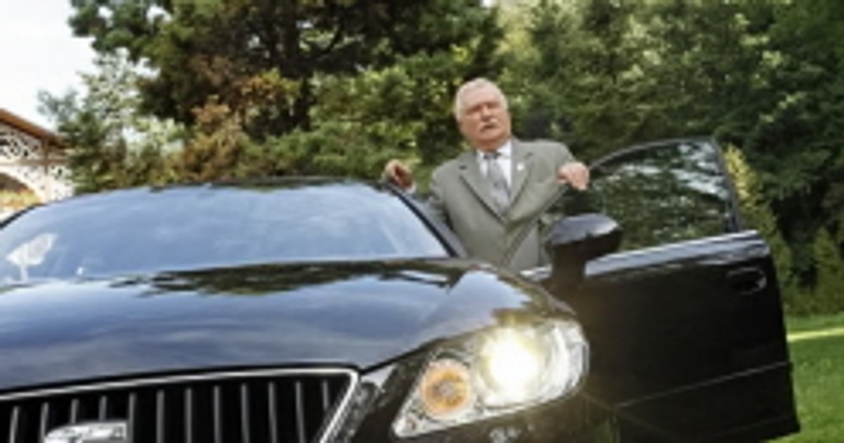 Lech Wałęsa odebrał kluczyki do Seata Exeo