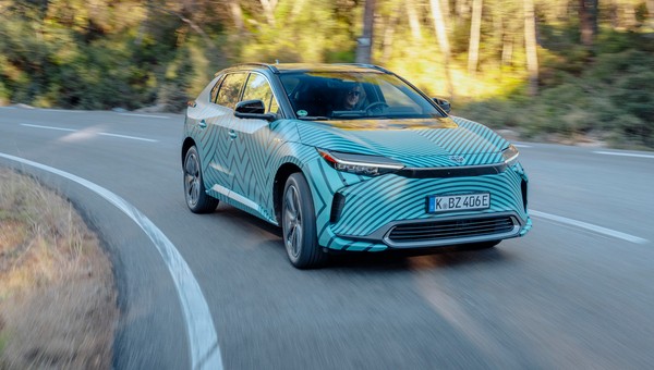 Toyota bZ4x – jak jeździ pierwszy elektryk marki?