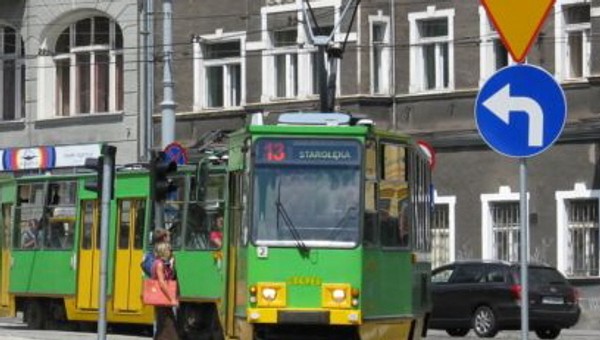 Tramwaj staranował pięć samochodów
