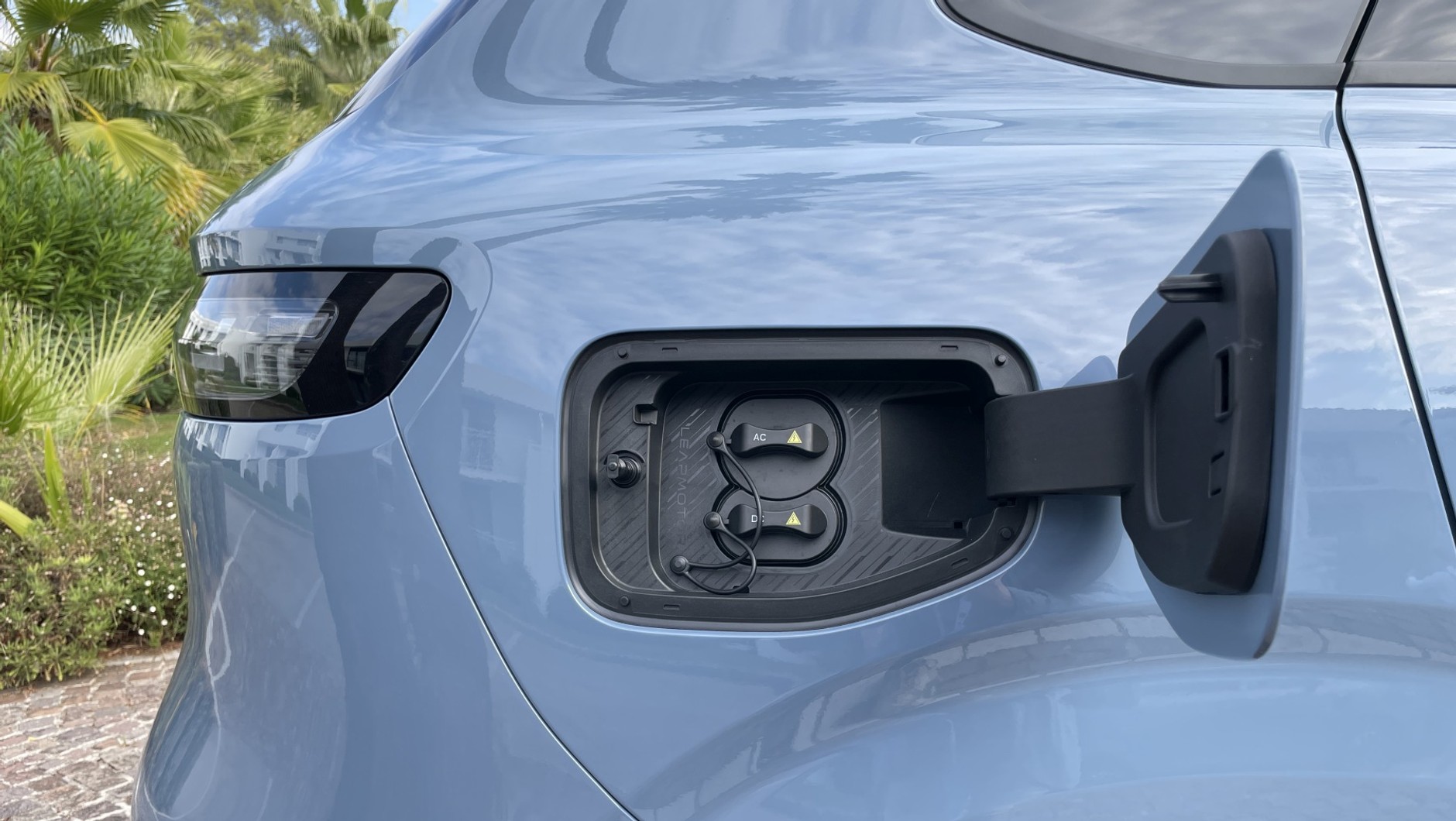 Na początku sprzedaży Leapmotor B10 będzie tylko elektryczny