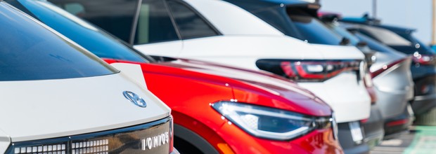 Specjaliści wieszczą klęskę programu NaszEauto. Na razie interesują się nim głównie JDG