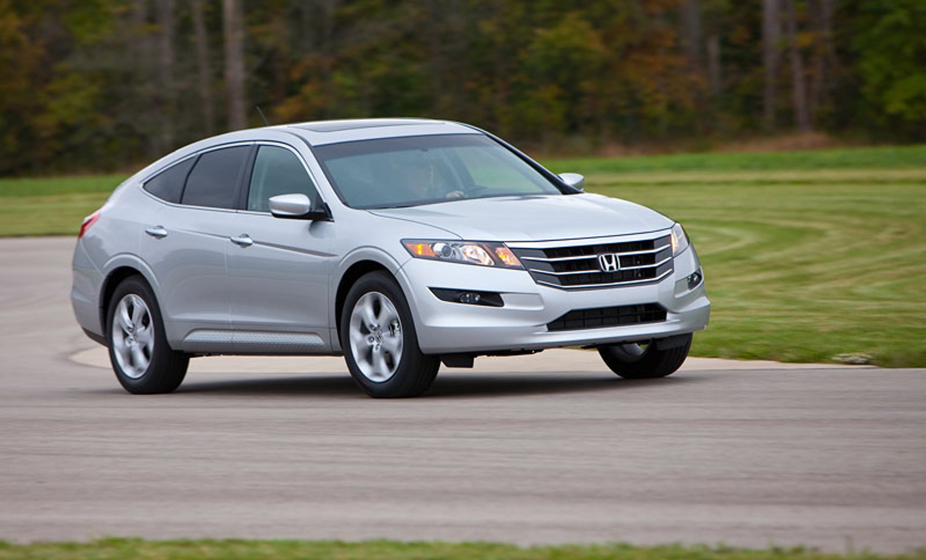 Honda Accord Crosstour: kolejny mikst liftbacka, coupé i SUV-a