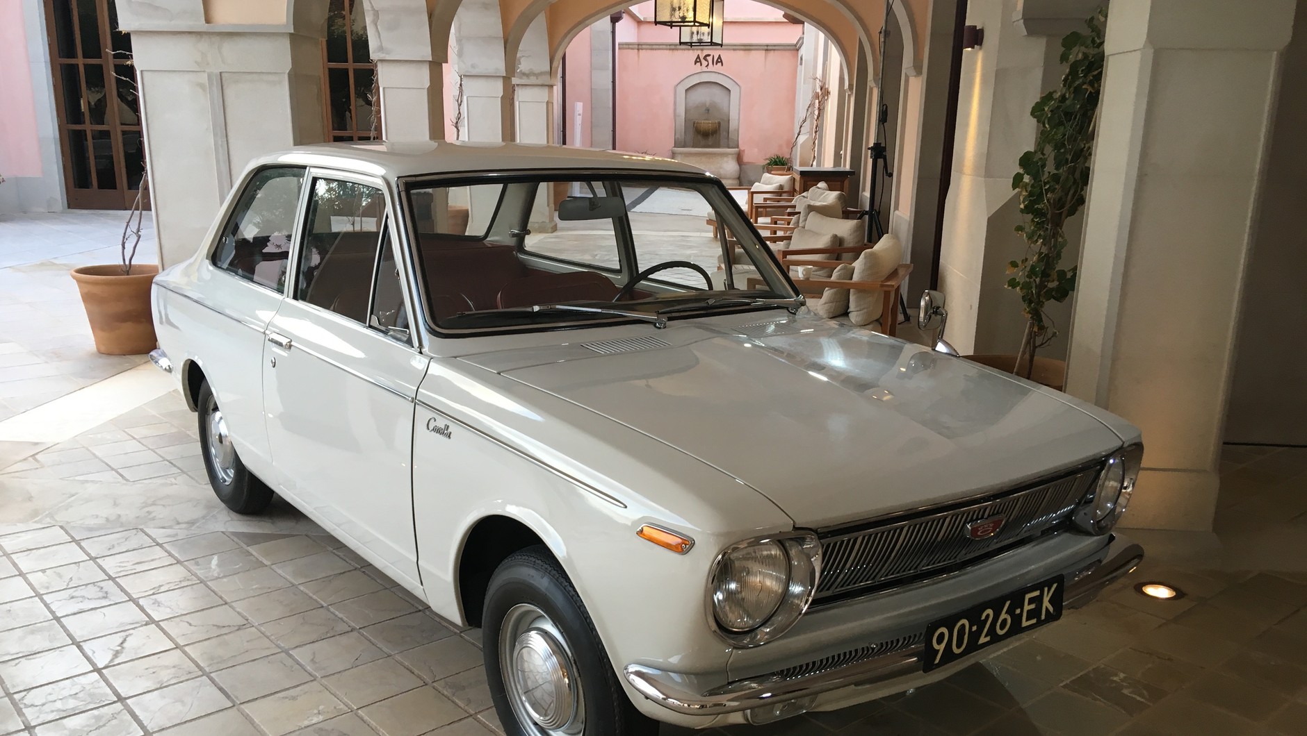 Pierwsza generacja Toyoty Corolli produkowana od 1966 roku