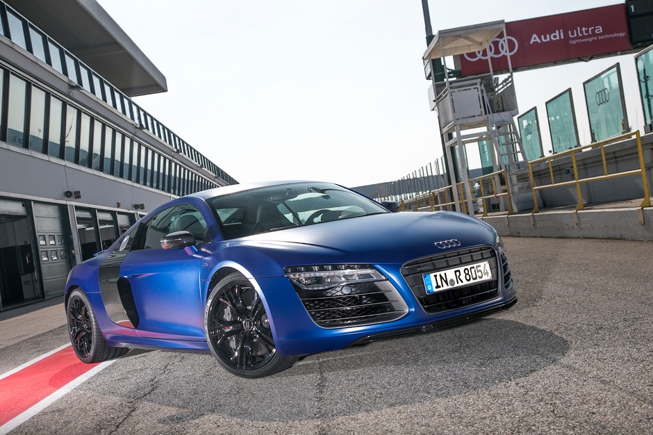 Jak jeździ nowe Audi R8?