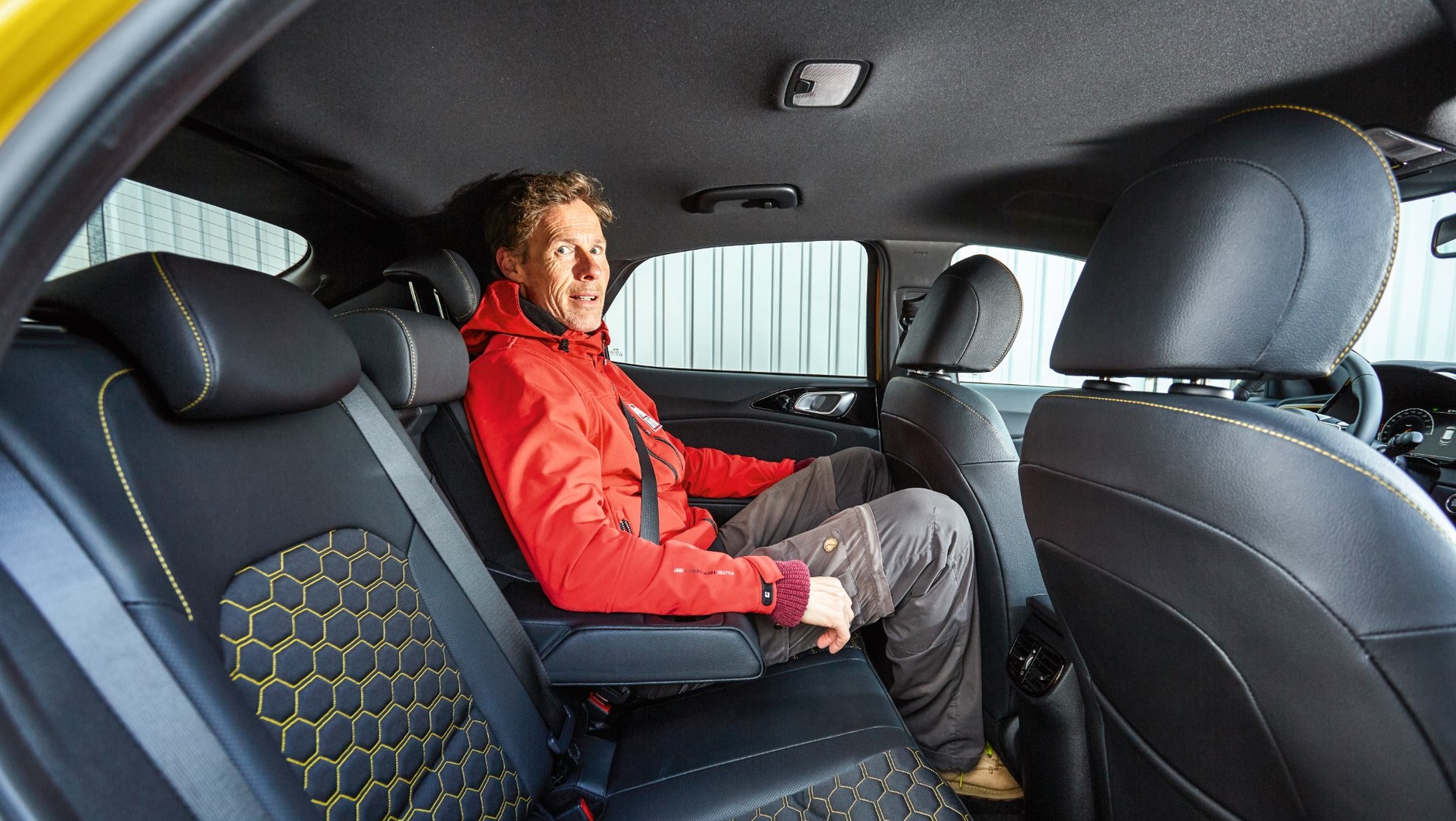 Nowy Citroen C4 kontra Kia XCeed - kompakty czy jednak SUV-y?