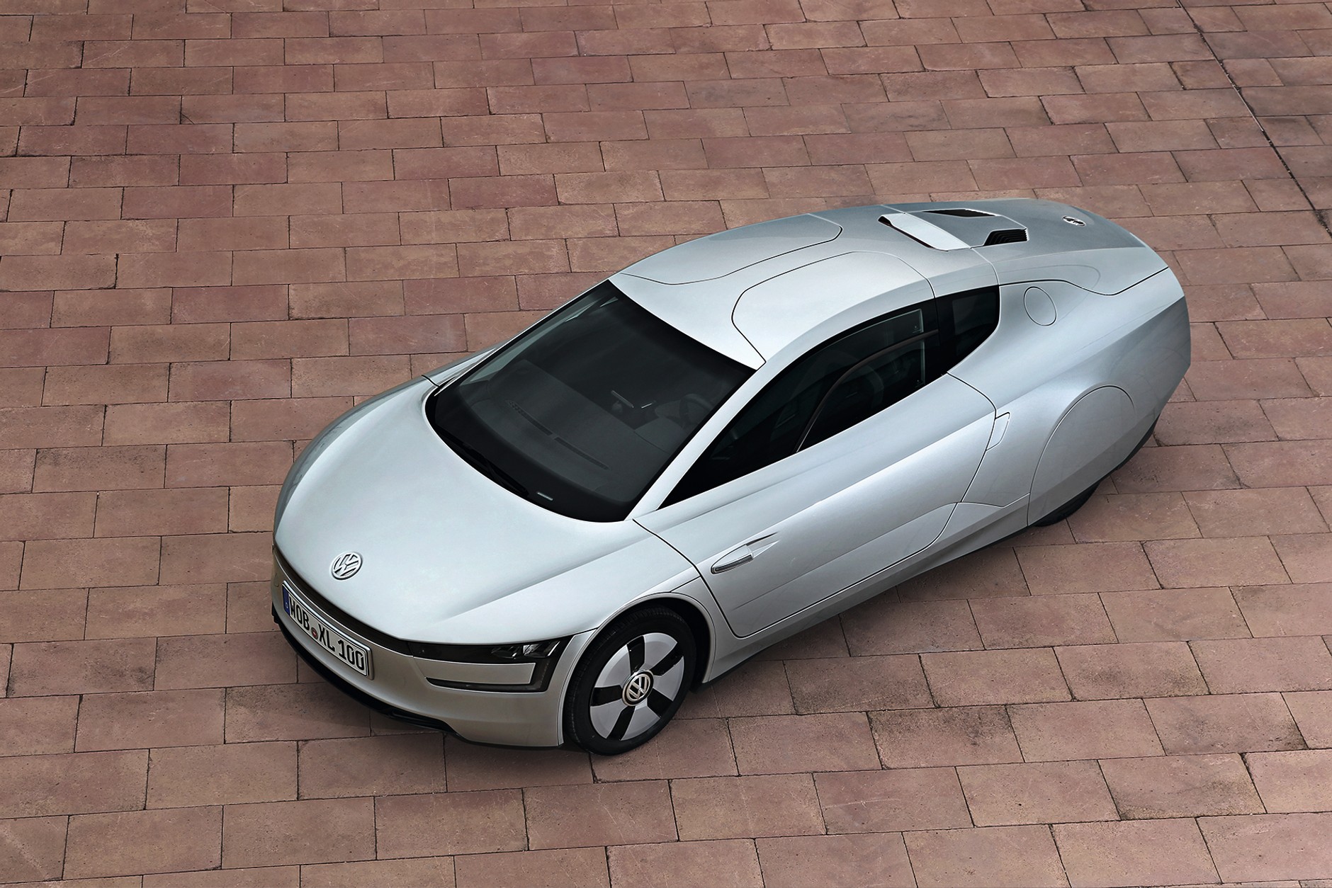 VW XL1 na trasie z Lucerny do Genewy