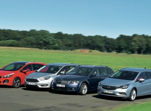 12 cylindrów... i aż 4 auta: Focus, cee'd, Astra i Octavia