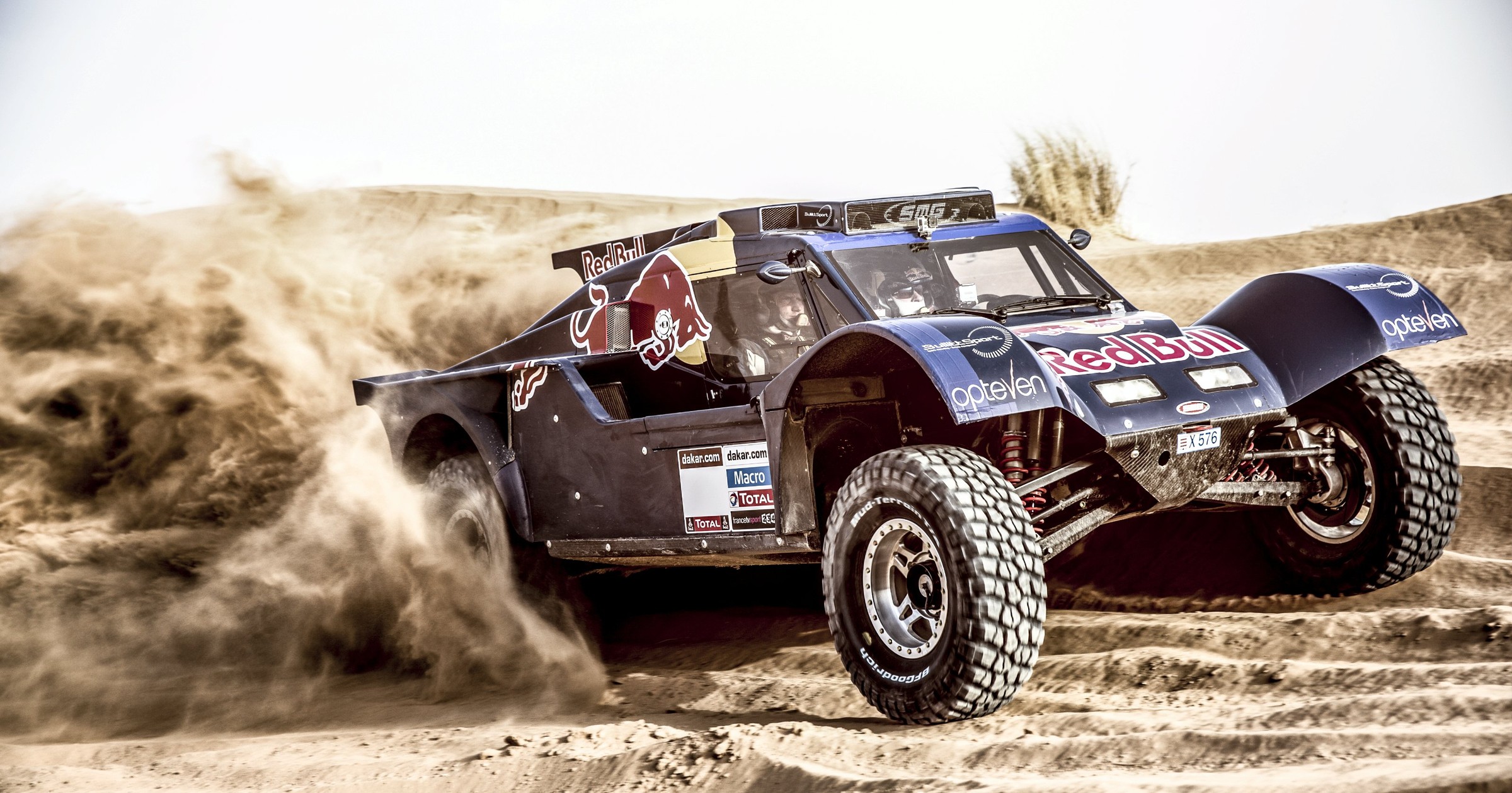 Sainz w nowym buggy na Dakar 2014