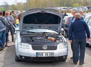 Milion używanych aut trafił do Polski w tym roku? To głównie stare modele