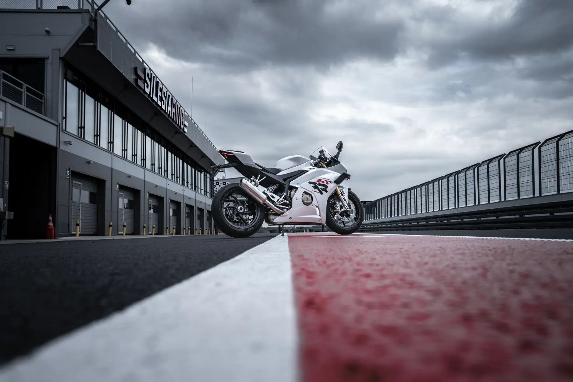 Chiński motocykl ZXMOTO 500 RR