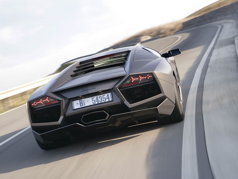 Lamborghini Reventon: zacisze z krewnym odrzutowca (fotogaleria)