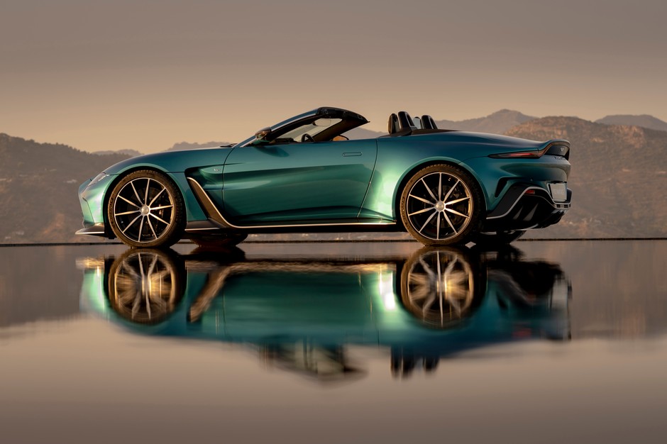 Aston Martin V12 Vantage Roadster