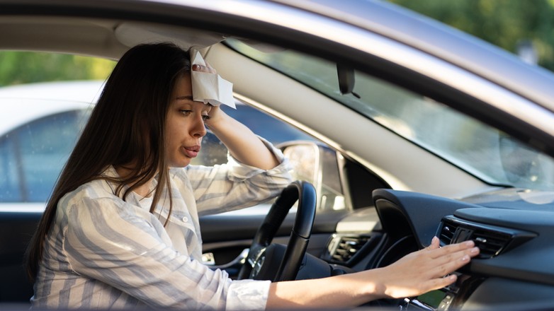 Zastosowanie zasady pięciu minut w klimatyzacji pozwoli m.in. uniknąć nieprzyjemnego zapachu w kabinie pasażerskiej