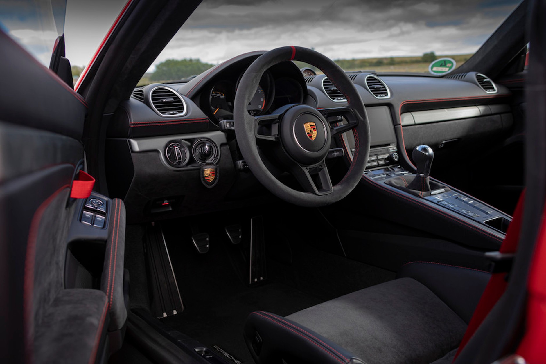 Porsche 718 Spyder i 718 Cayman GT4 z wolnossącym bokserem