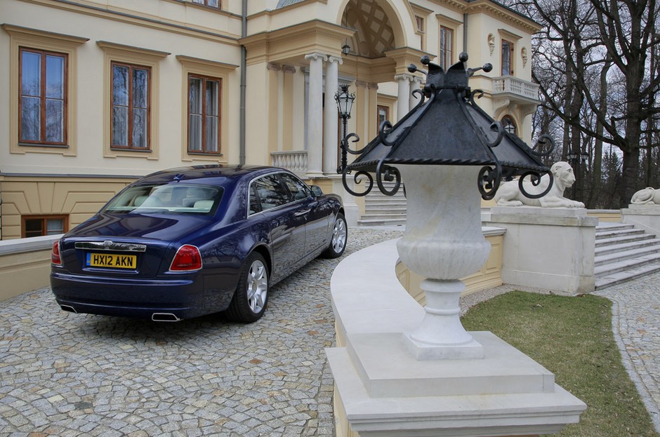 Rolls-Royce Ghost EWB: tylko z kierowcą