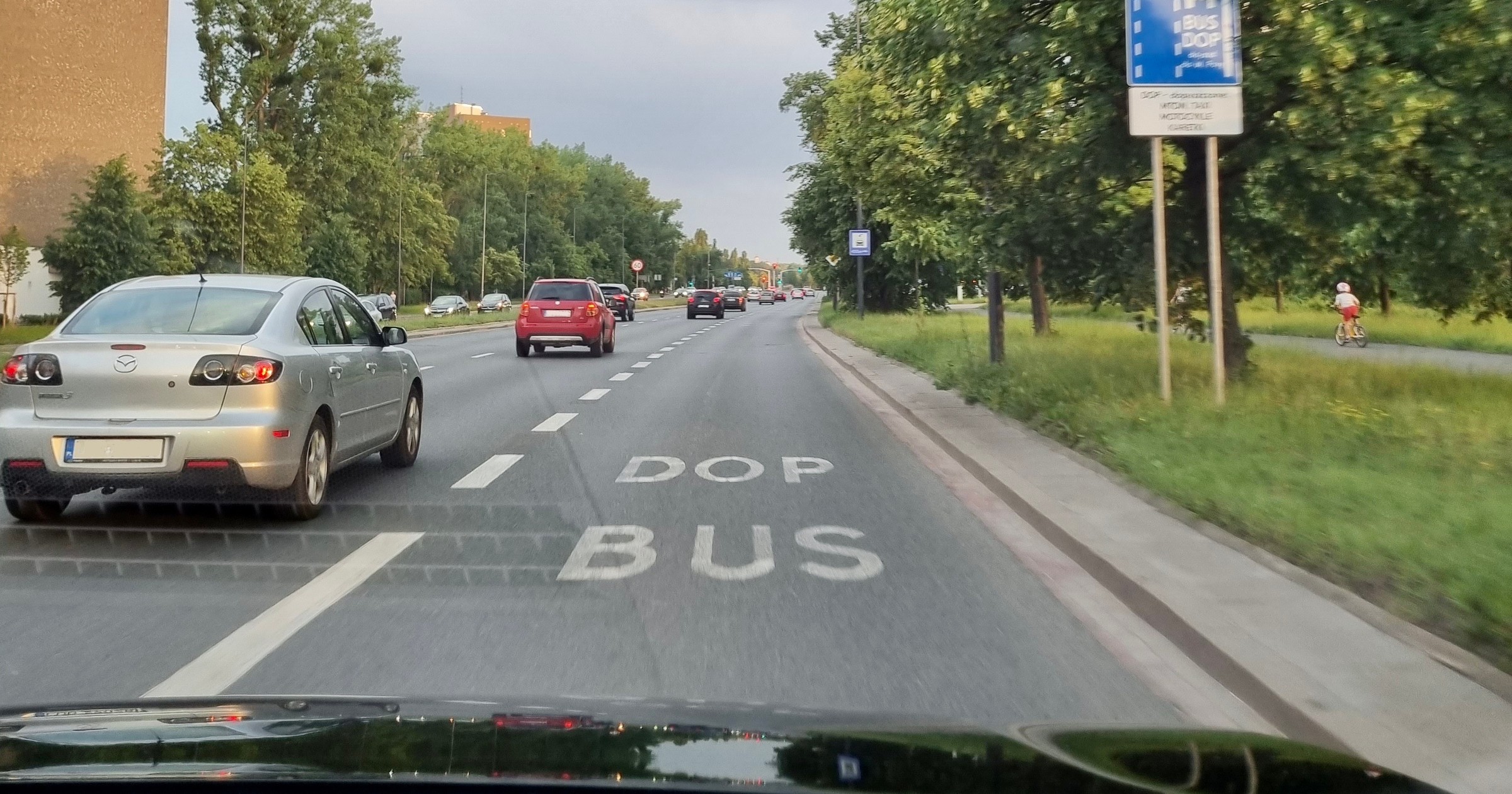 Samochody elektryczne na buspasach