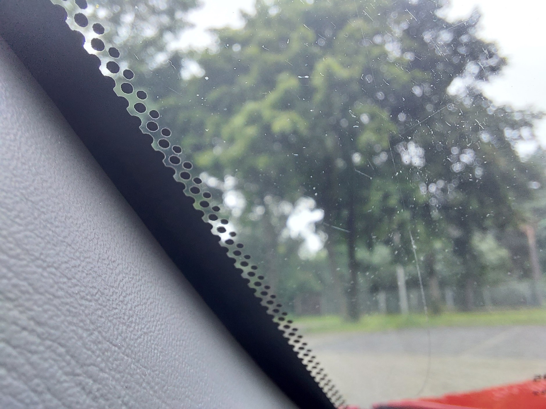 Kropki wyglądają jak coś niepotrzebnego, ale to nie prawda. Wyrównują różnicę temperatur