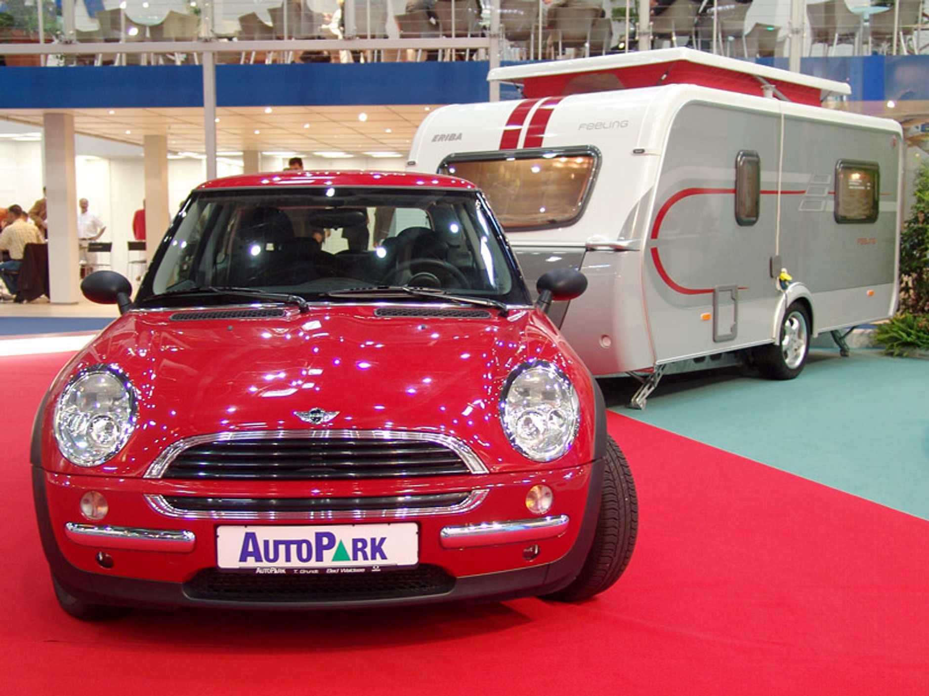 Caravan Salon Düsseldorf 2007: Caddy Life i moda na nowy sezon (fotogaleria)