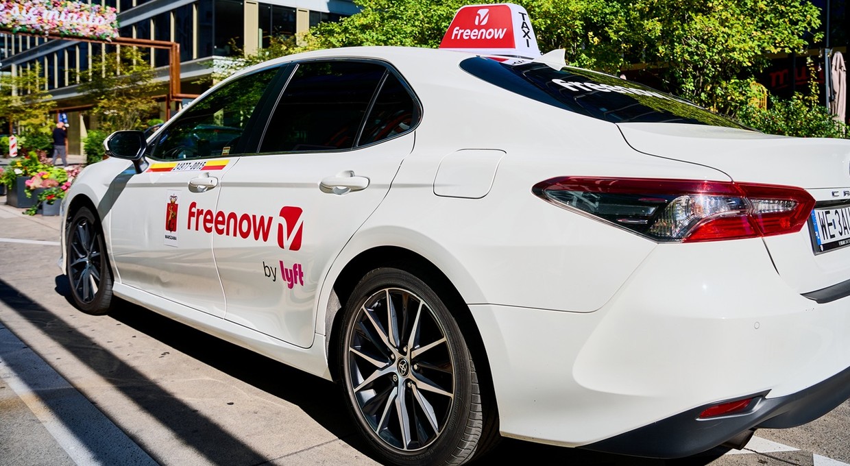 Freenow podał jakie przedmioty pasażerowie zostawiają w taksówkach. Zadziwiająca lista