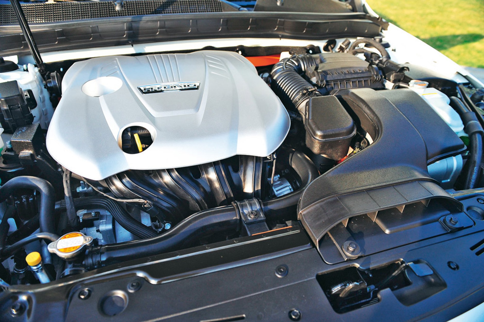 Kia Optima Hybrid: atrakcyjny design, niskie spalanie