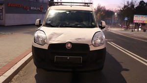Stracił prawo jazdy, bo potrącił kobietę, czyszcząc szybę ze szronu