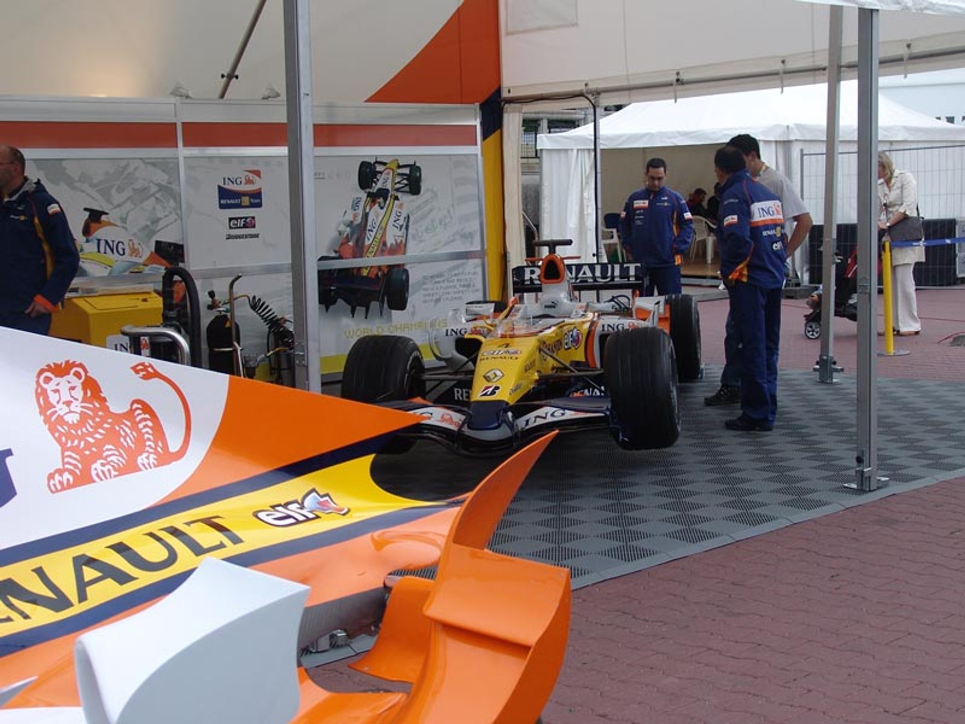 Renault: święto Formuły 1 w Warszawie (fotogaleria)