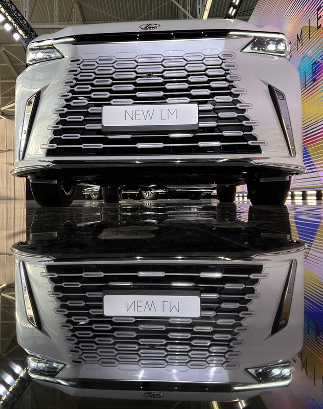 Lexus LM (druga generacja; od 2023 r.)