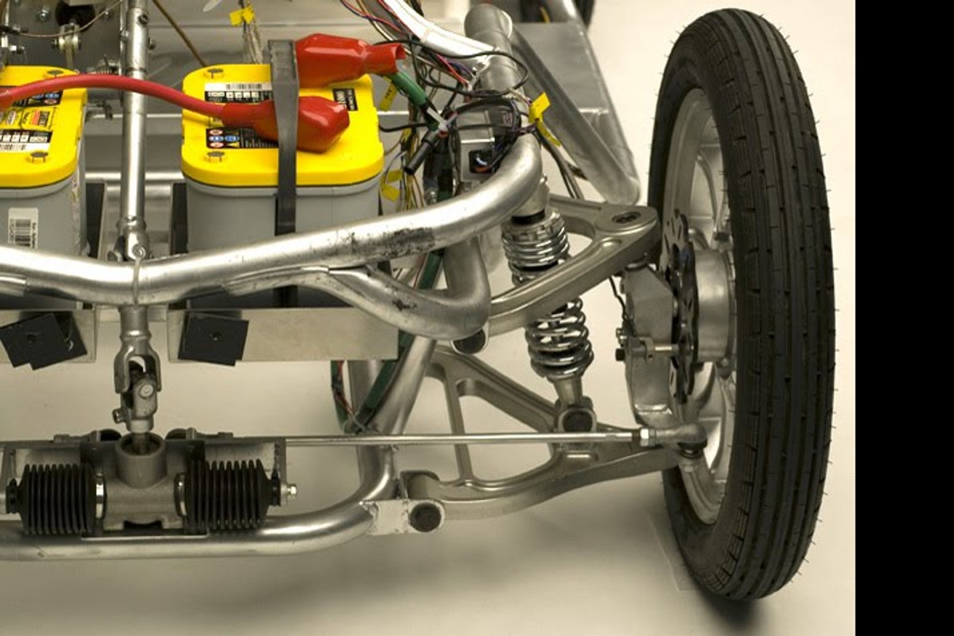 Takayanagi Miluira – elektrycznie oldschoolowy