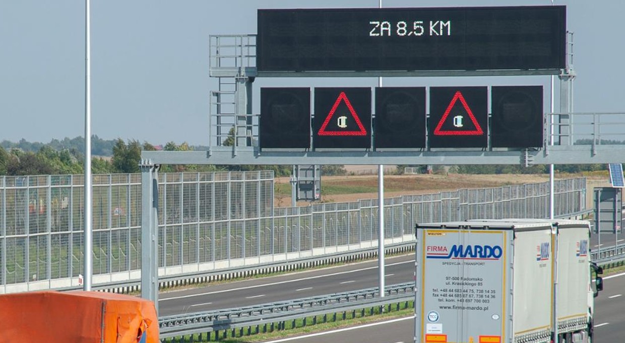 Kamery i specjalne znaki przy polskich drogach. Dzięki nim ma być komfortowo i bezpiecznie