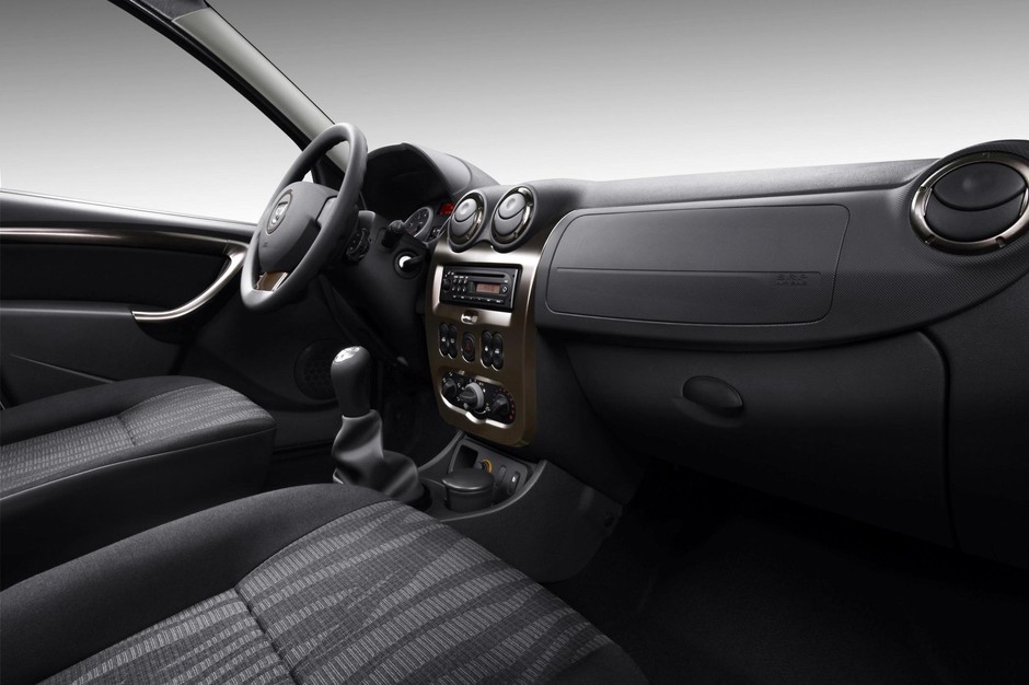 Dacia Duster w Polsce od kwietnia 2010 roku już od 39 900 zł, a z napędem 4x4 za 49 900 zł
