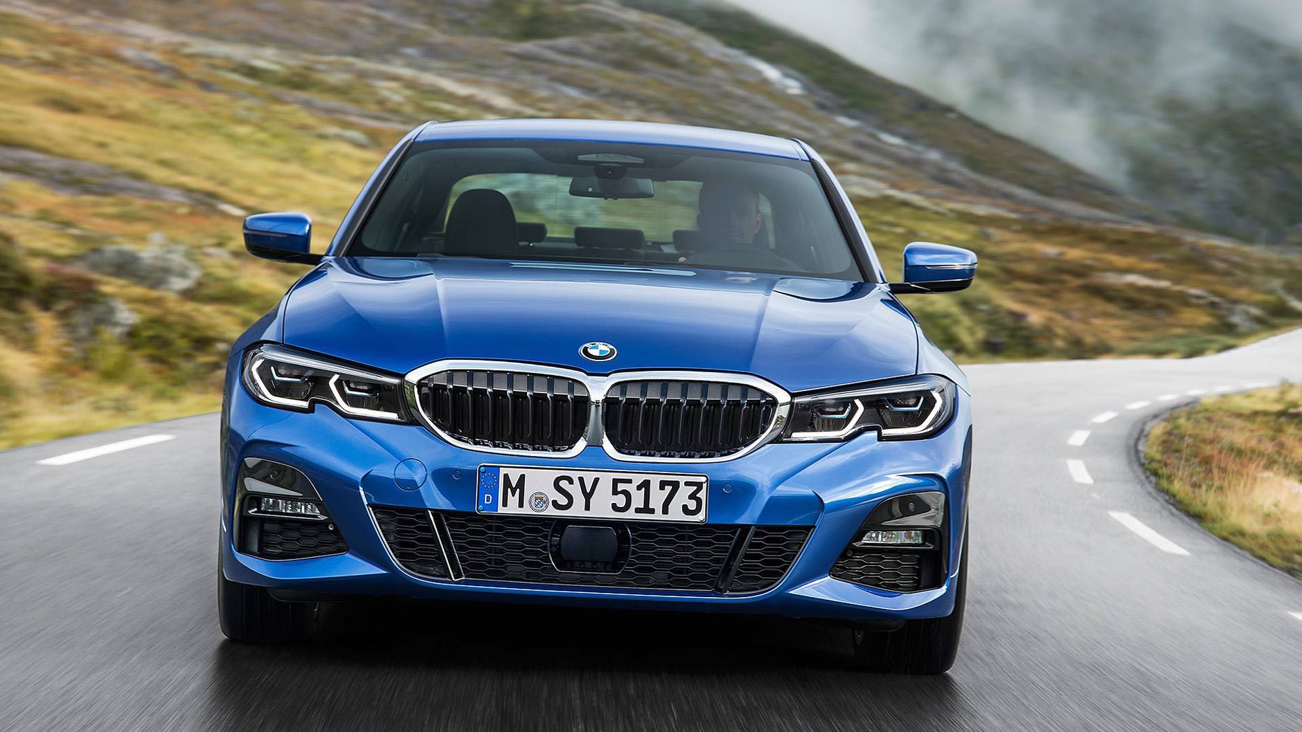 BMW 330i kontra Mercedes C 300 - odwieczni rywale