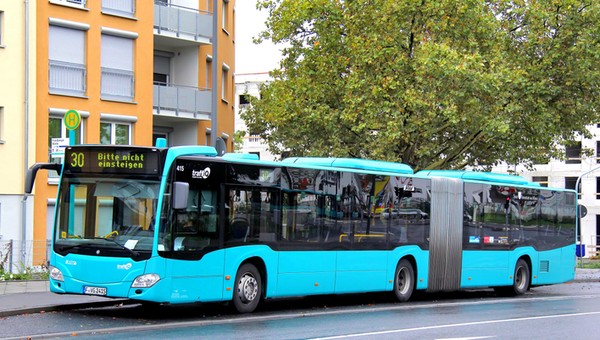 Autobus miejski we Frankfurcie nad Menem — zdj. ilustracyjne