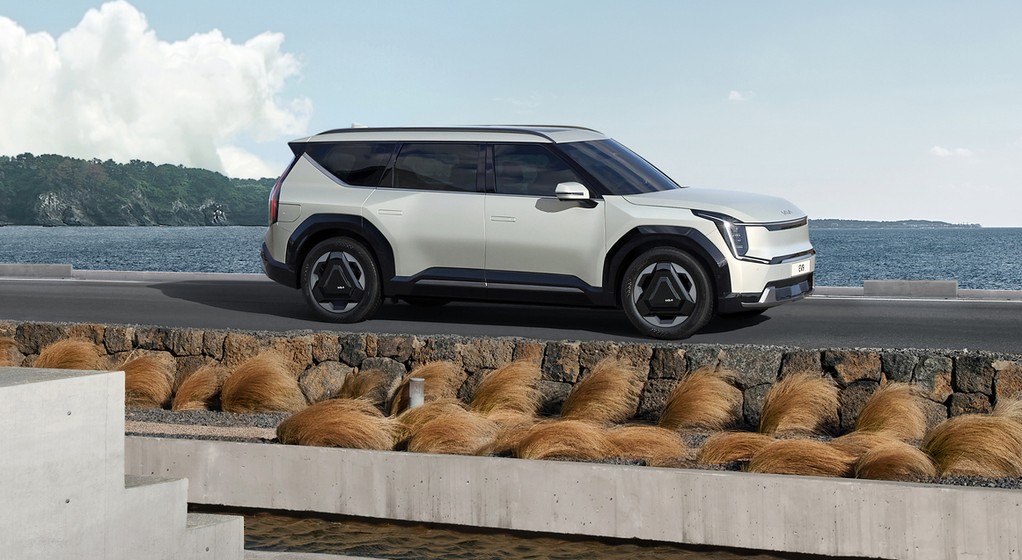 Kia EV9 - masywny, elektryczny SUV z Korei