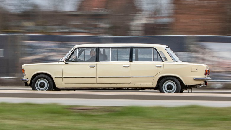 Polski Fiat 125p i FSO Polonez w wersji Long - przedłużane auta z FSO