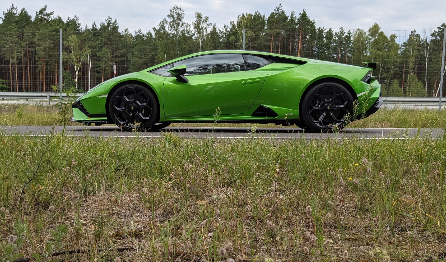 Jeden z zarzutów dotyczy przywłaszczenia Lamborghini Huracan