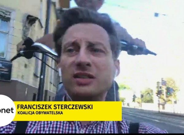 Czym podróżował poseł Sterczewski w Onet Rano?