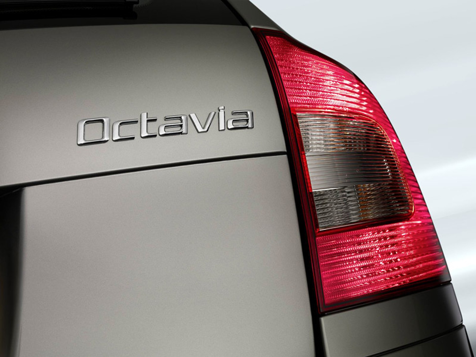 Paryż 2008: Škoda Octavia po liftingu już odkryta (fotogaleria)