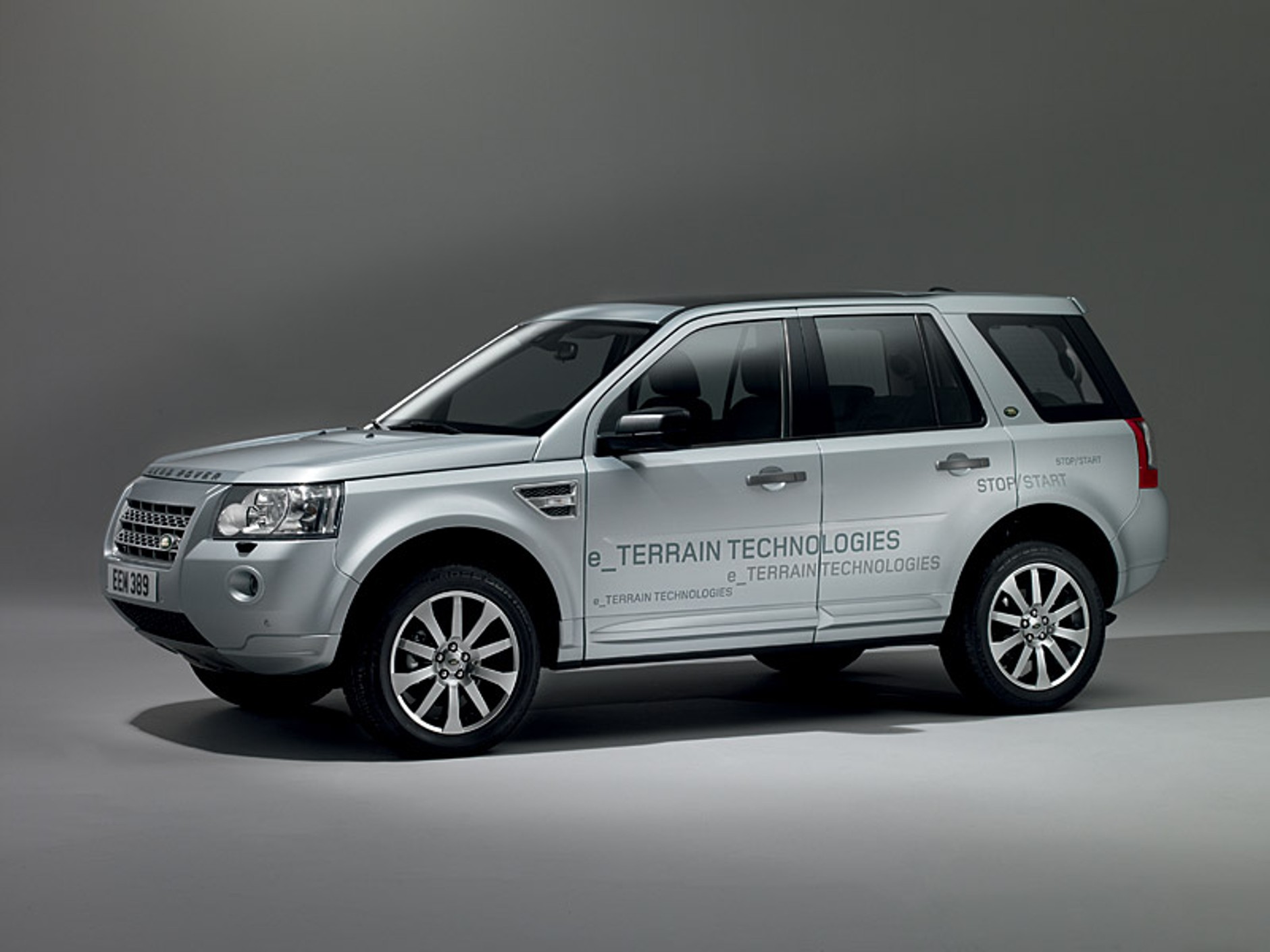 Genewa 2009: limitowany Range Rover Westminster i stop/start dla Freelandera 2