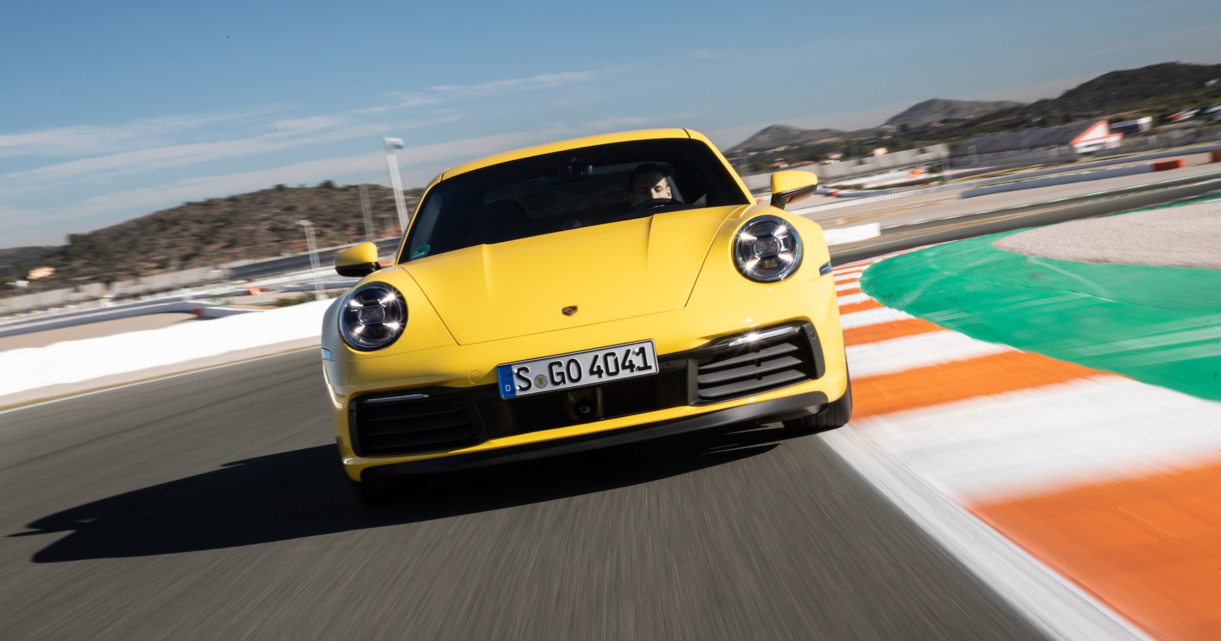  Porsche 911 (992) Carrera 4S