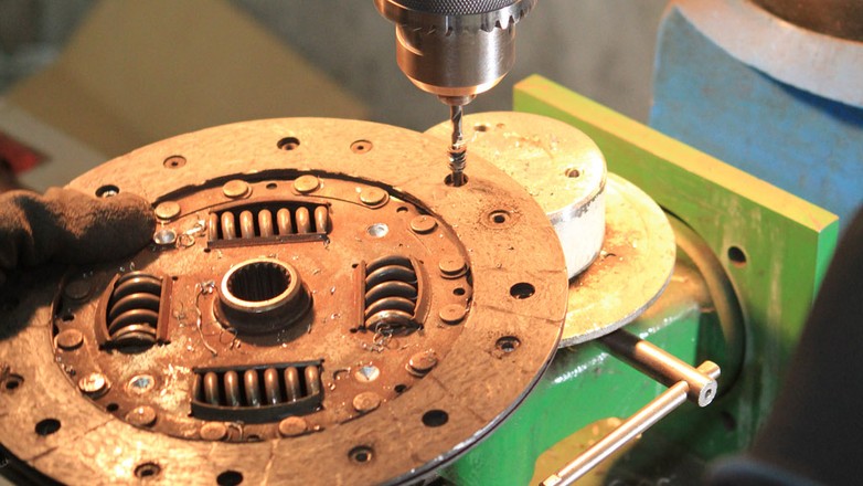 Czy warto regenerować sprzęgło?