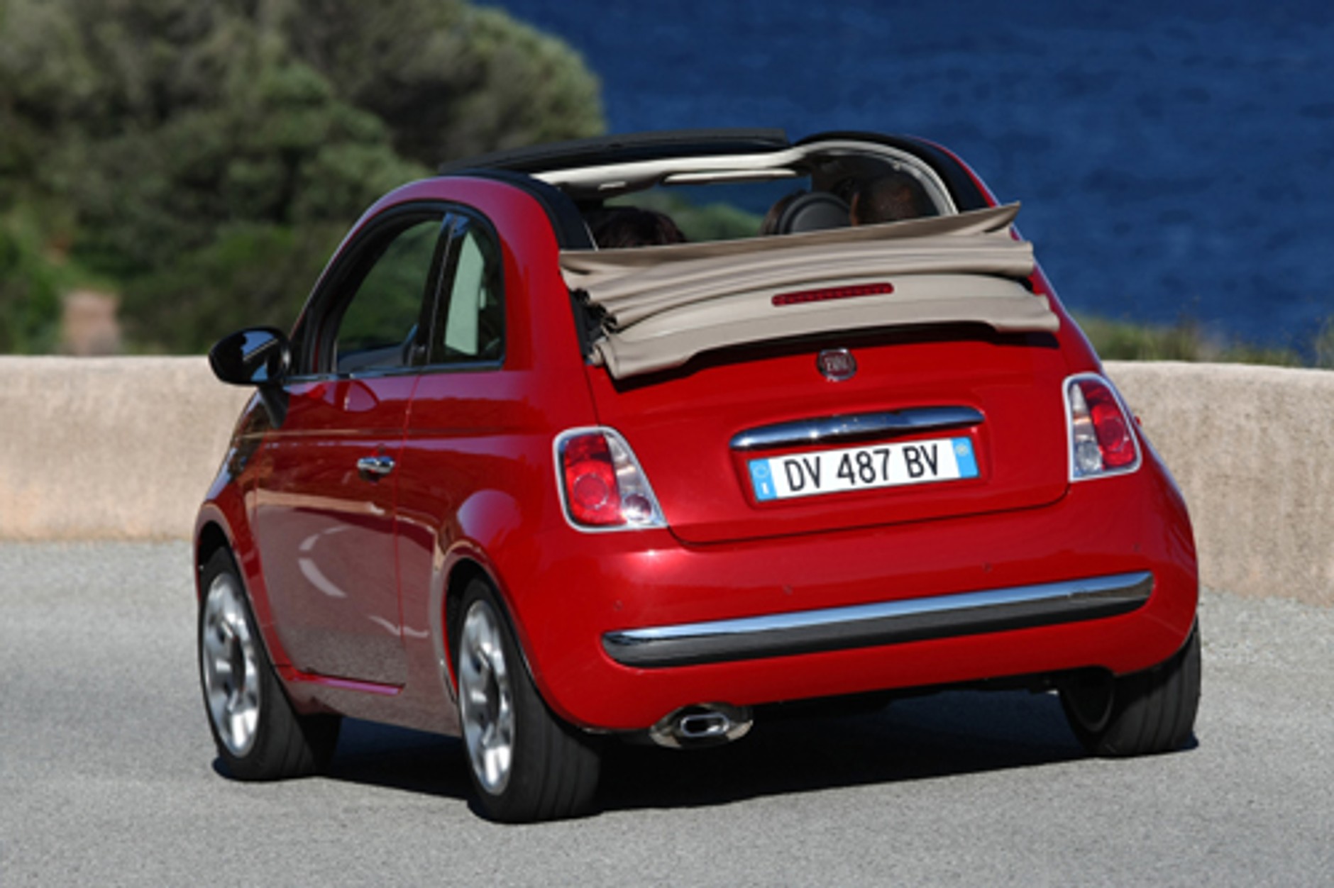 Fiat 500C: 500-ka z oknem do nieba