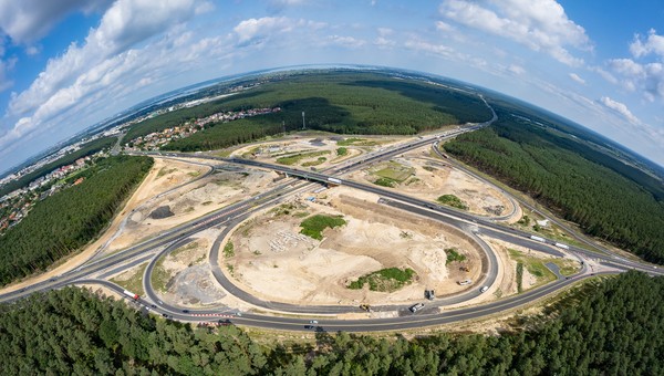 W Polsce powstaje ponad 1400 km nowych dróg [Lista]
