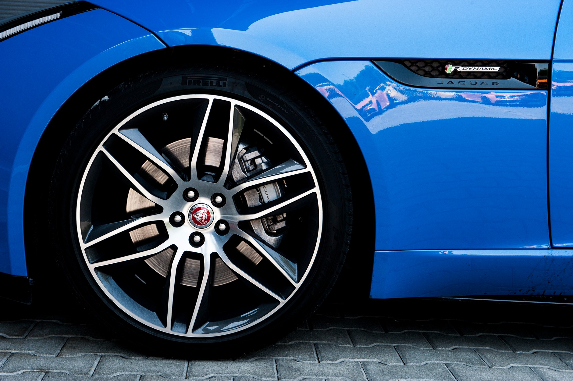 Jaguar F-Type i Porsche 718 Cayman