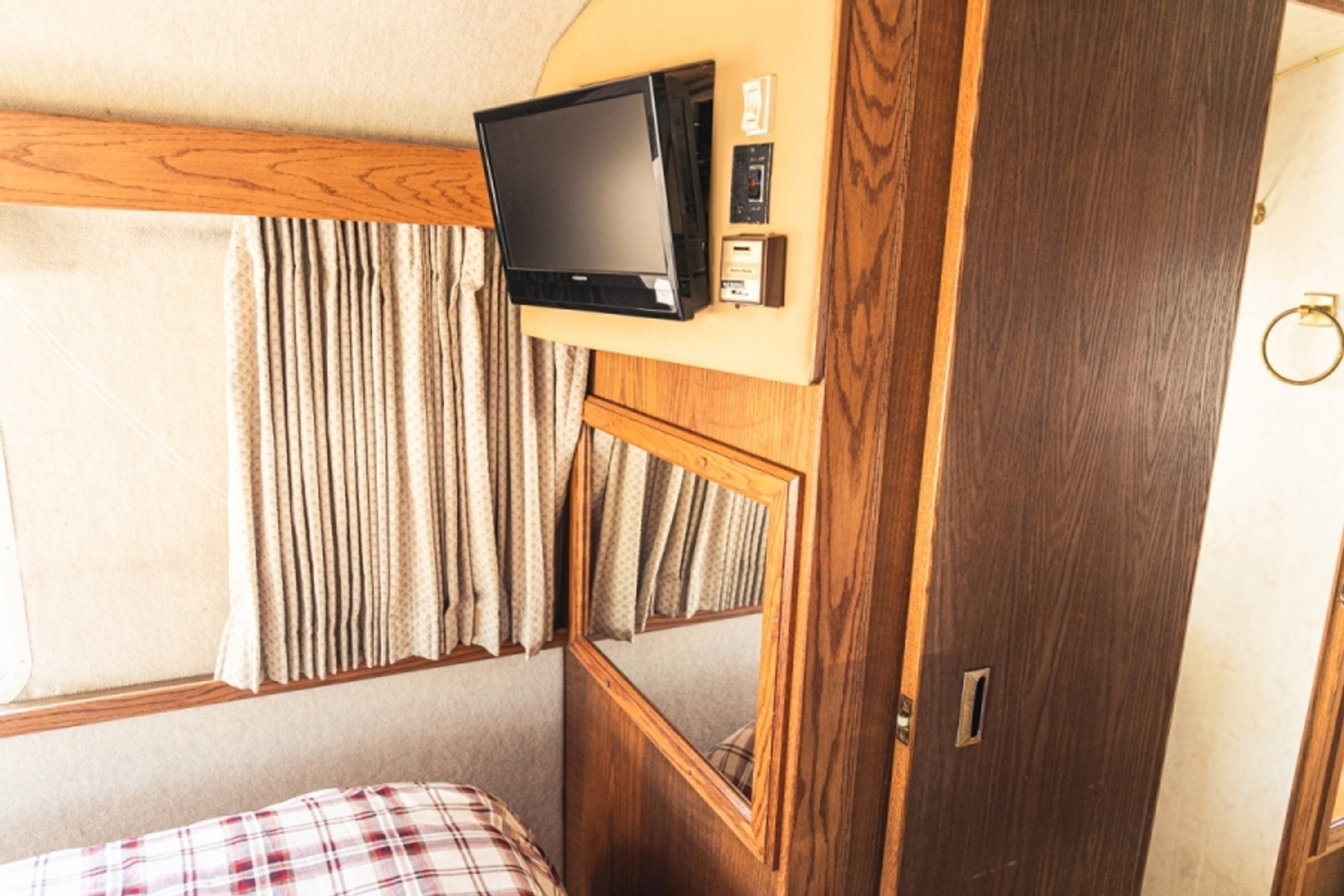 Airstream 350LE do kupienia na aukcji